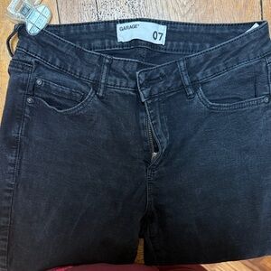 Garage Junior Dark Wash/Black High Rise Jeans Size 7